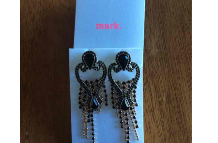 Avon Mark Noir Essence Earrings NIB Online Hot Sale